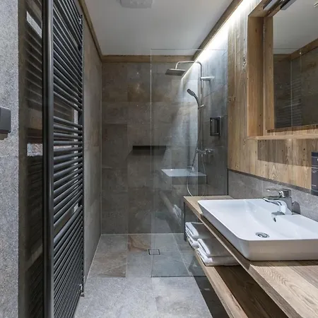 Aparthotel Kralovka 4*