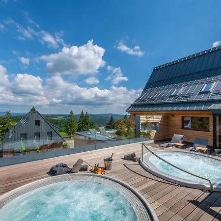 Kralovka Lägenhetshotell 4*